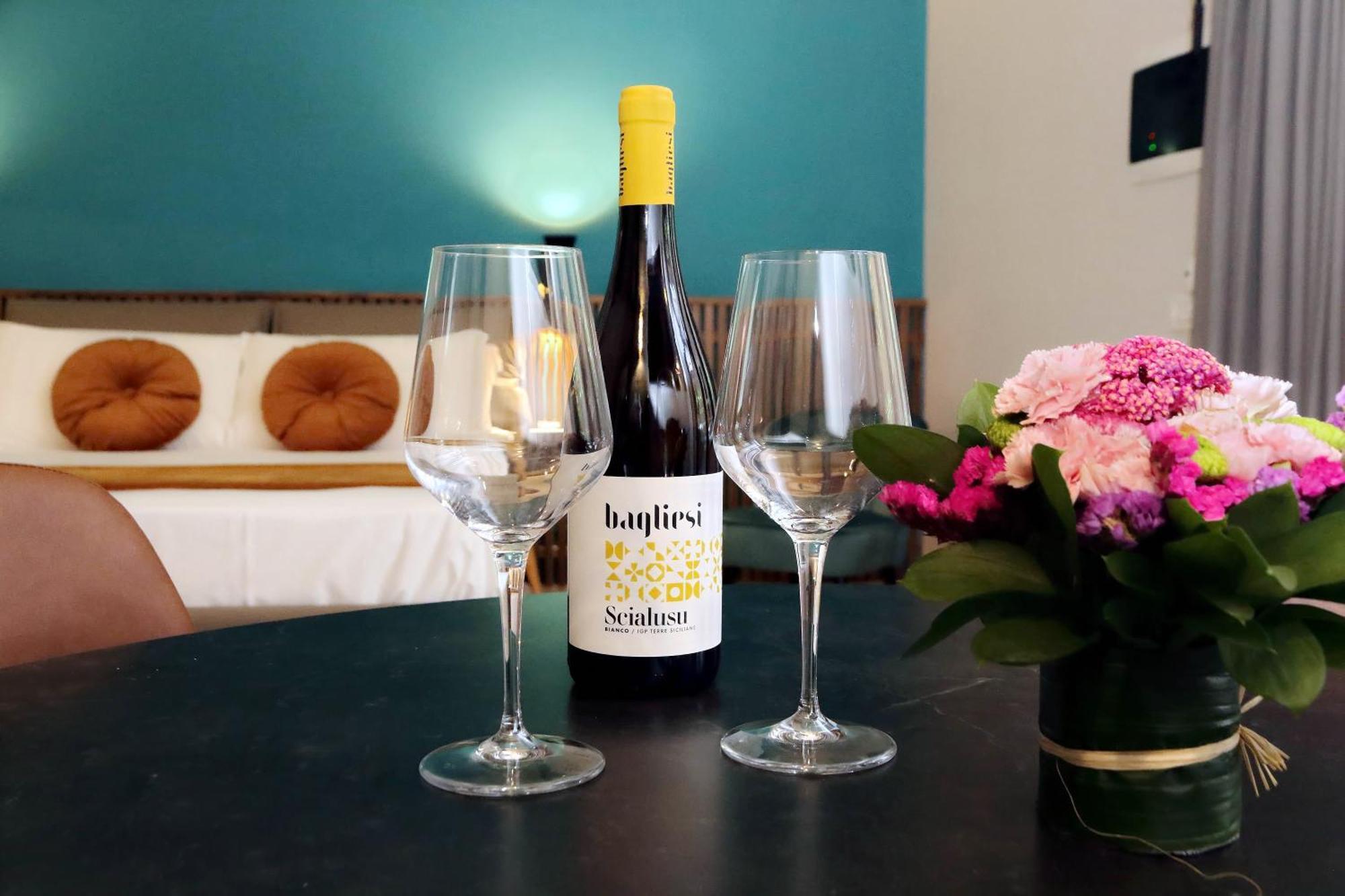 Charming Suites Navona Rzym Zewnętrze zdjęcie